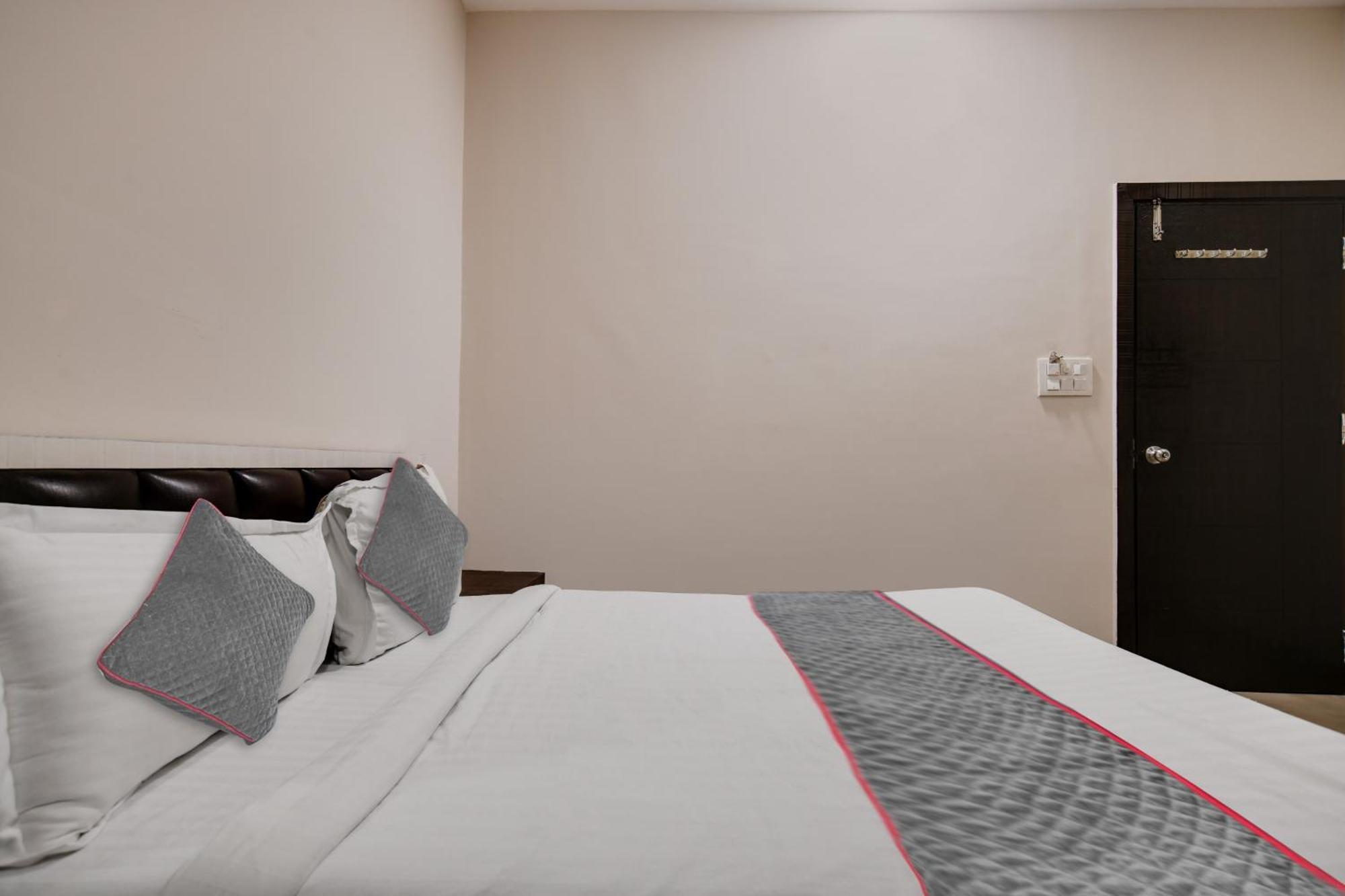 Townhouse Prime Stay Indore Ngoại thất bức ảnh