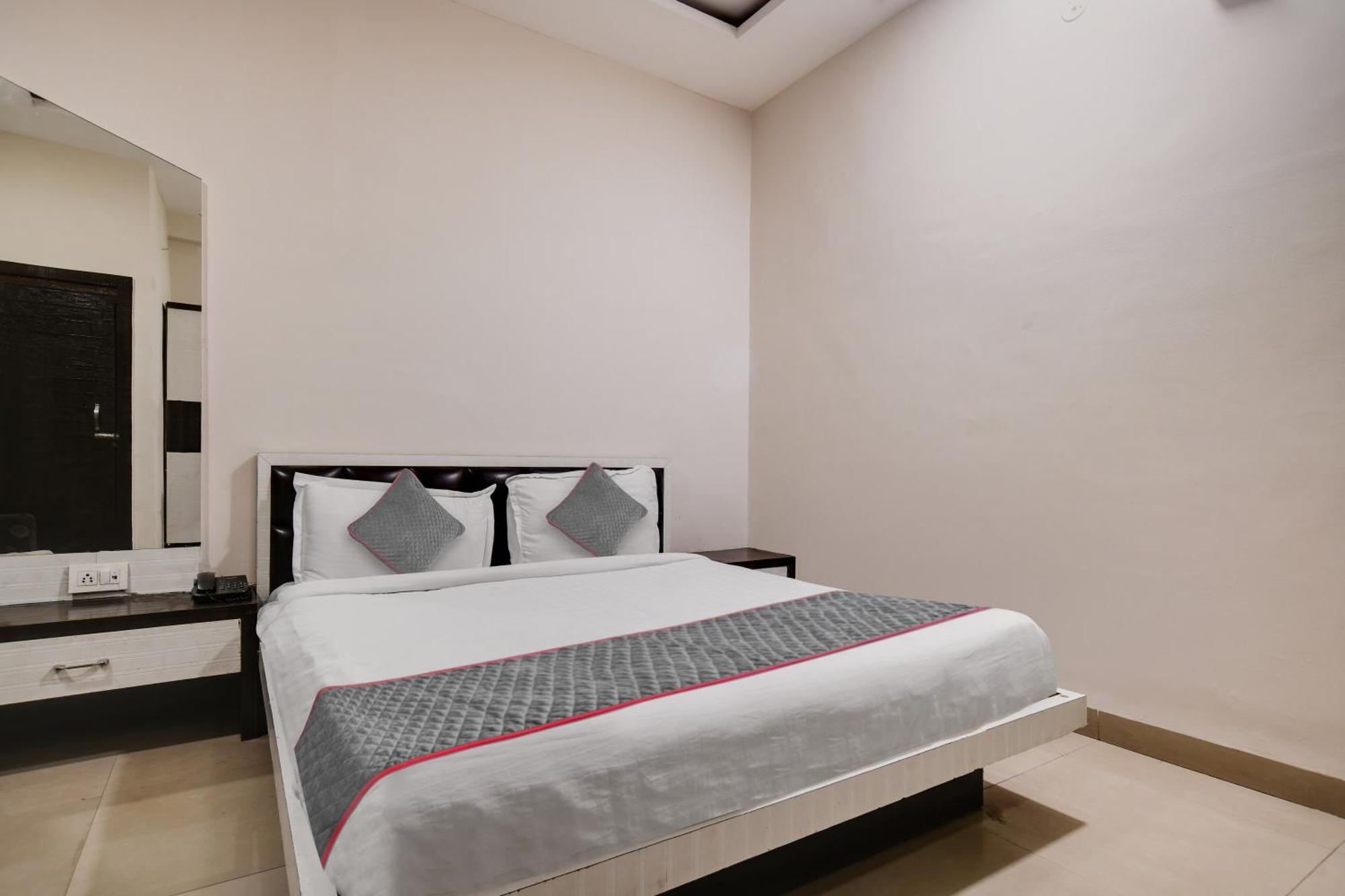 Townhouse Prime Stay Indore Ngoại thất bức ảnh